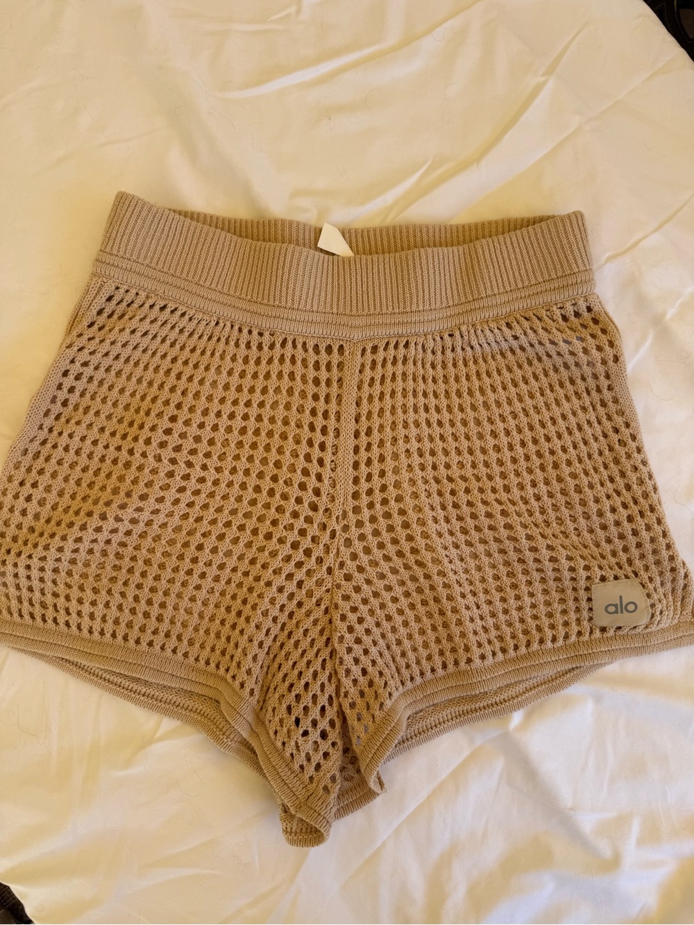 ALO Yoga Beige Knit Mesh Shorts - Picture 4 of 4